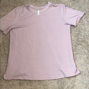 💰 $3/25 Light pink Fabletics t shirt size Medium
